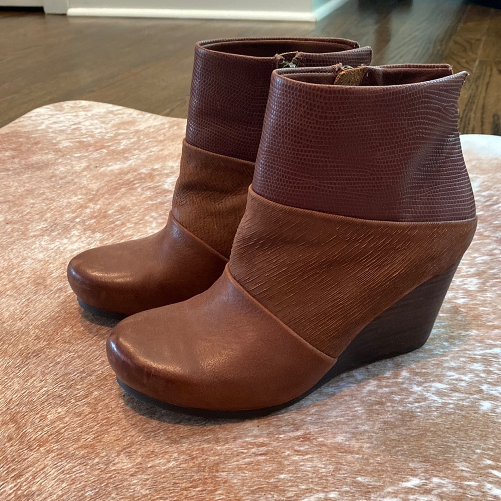 OTBT Dharma Leather Wedge Booties Ankle Boots Brown Patchwork Panel
